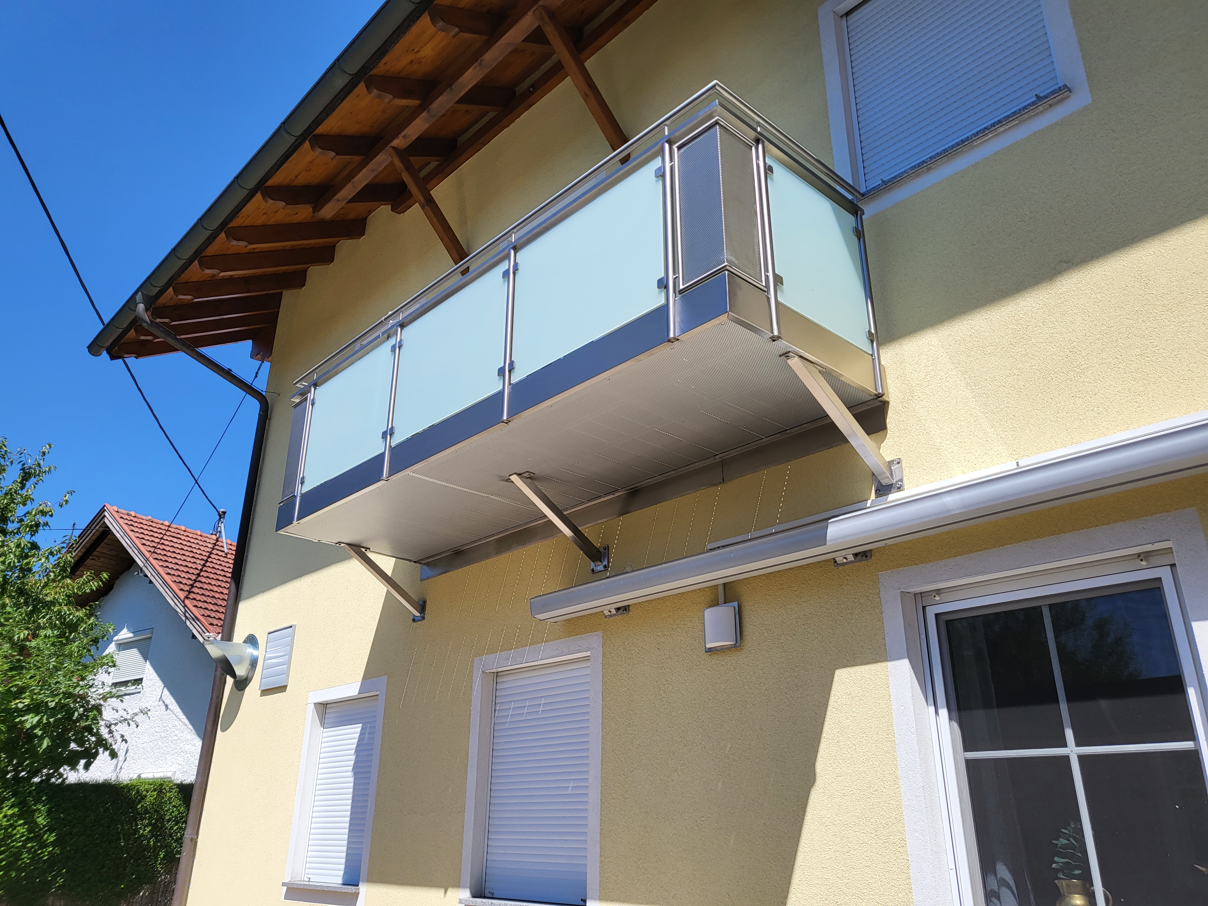 Edelstahl Balkon mit Glasgel&auml;nder