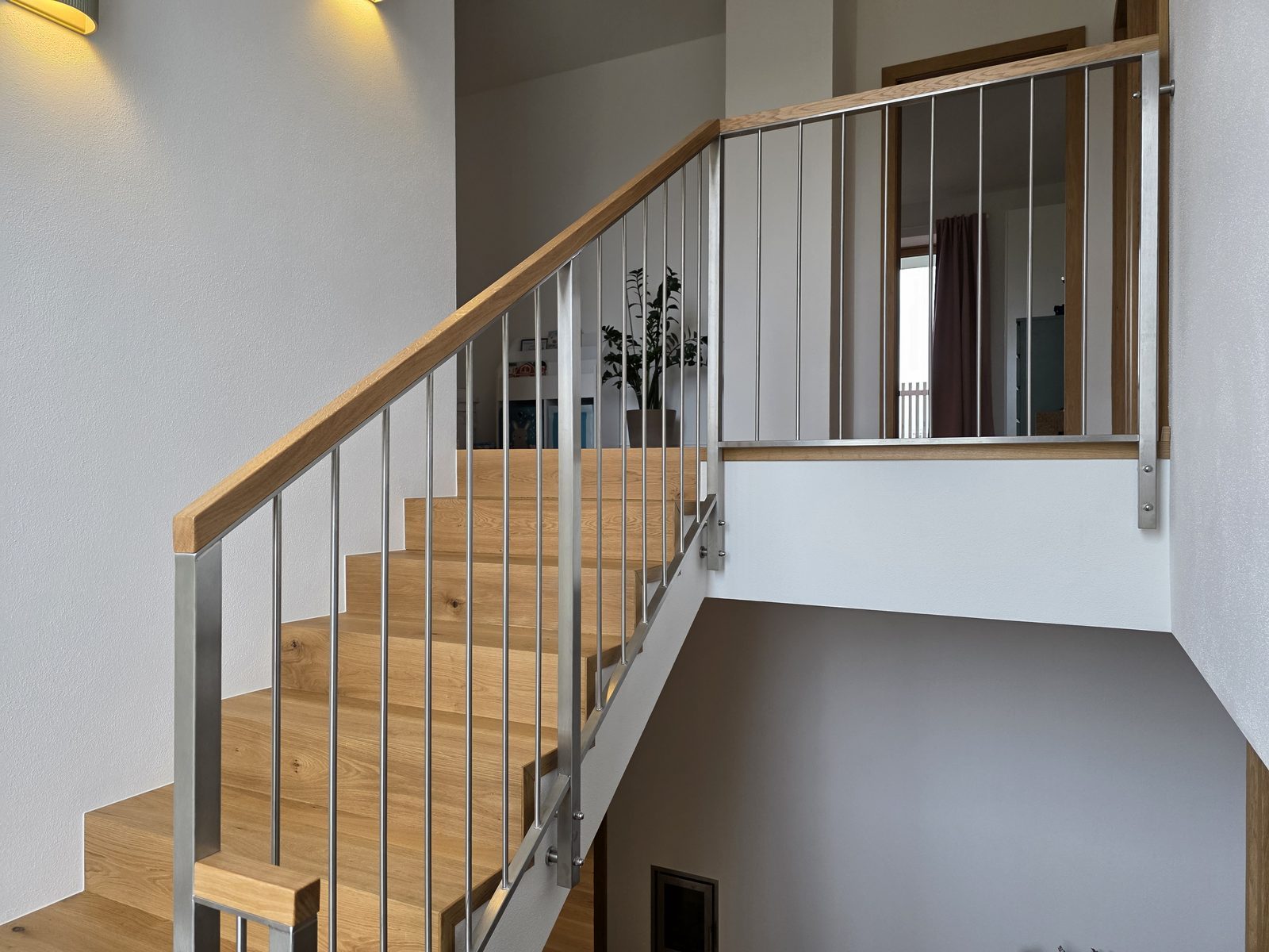 Edelstahlgel&auml;nder mit Holzhandlauf