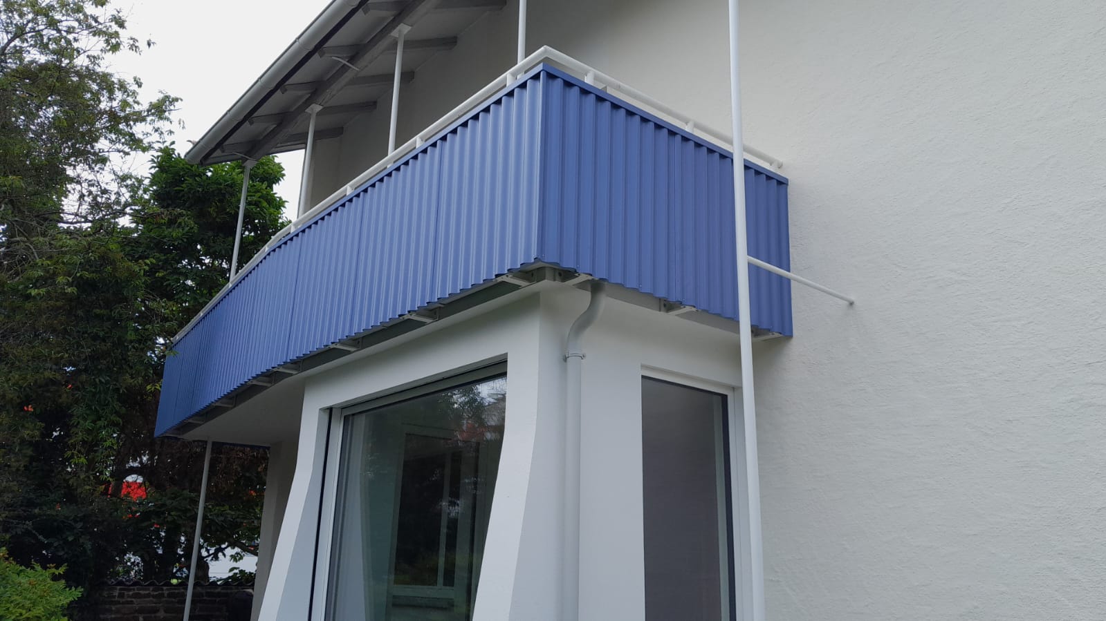 Gel&auml;nder mit Wellblechf&uuml;llung