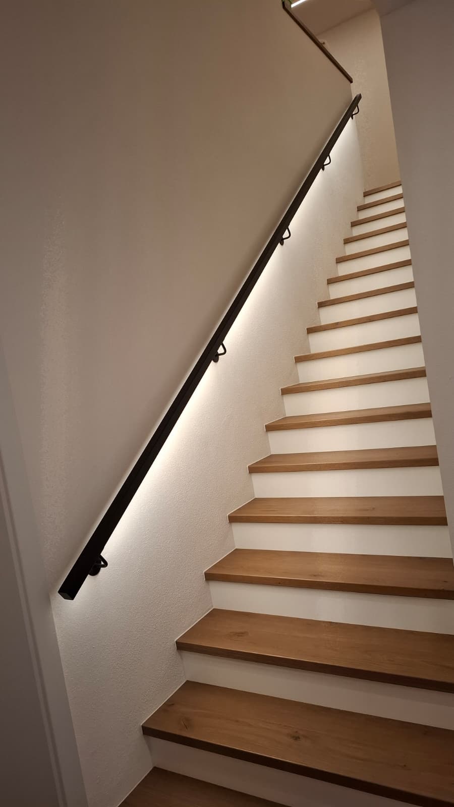 Handlauf mit LED-Beleuchtung Detail