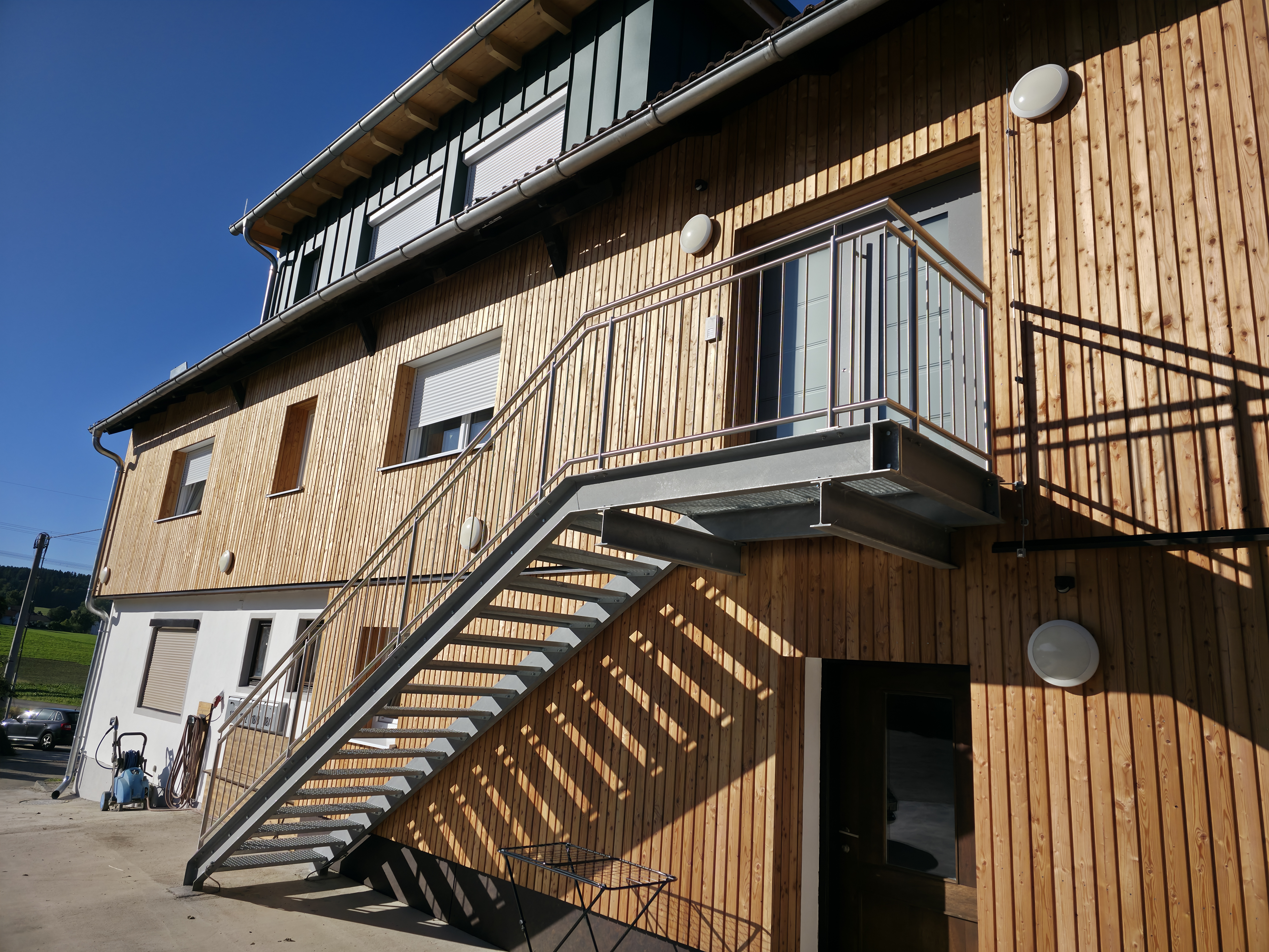 Stahltreppe mit Edelstahlgeländer