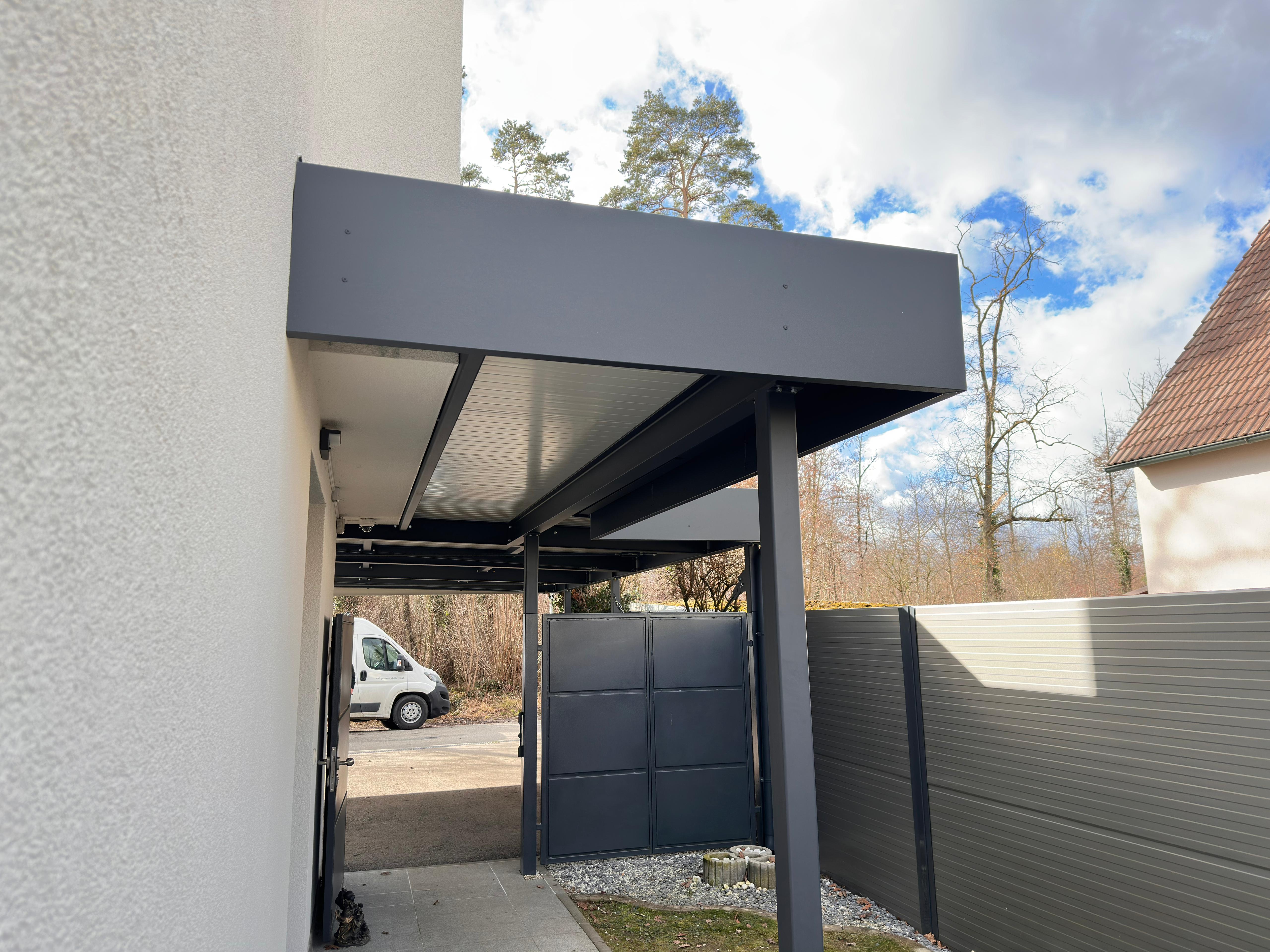 Vordach aus Stahl pulverbeschichtet